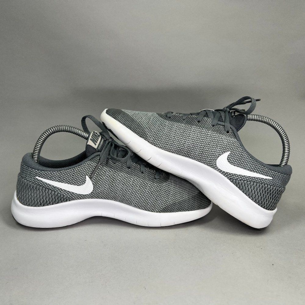 Nike Gray Trainers Sneaker Size 6Y Fits Women's Size 7.5 - Picture 8 of 11